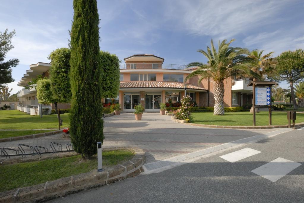 La Cecinella Apartments مارينا دي سيسينا المظهر الخارجي الصورة