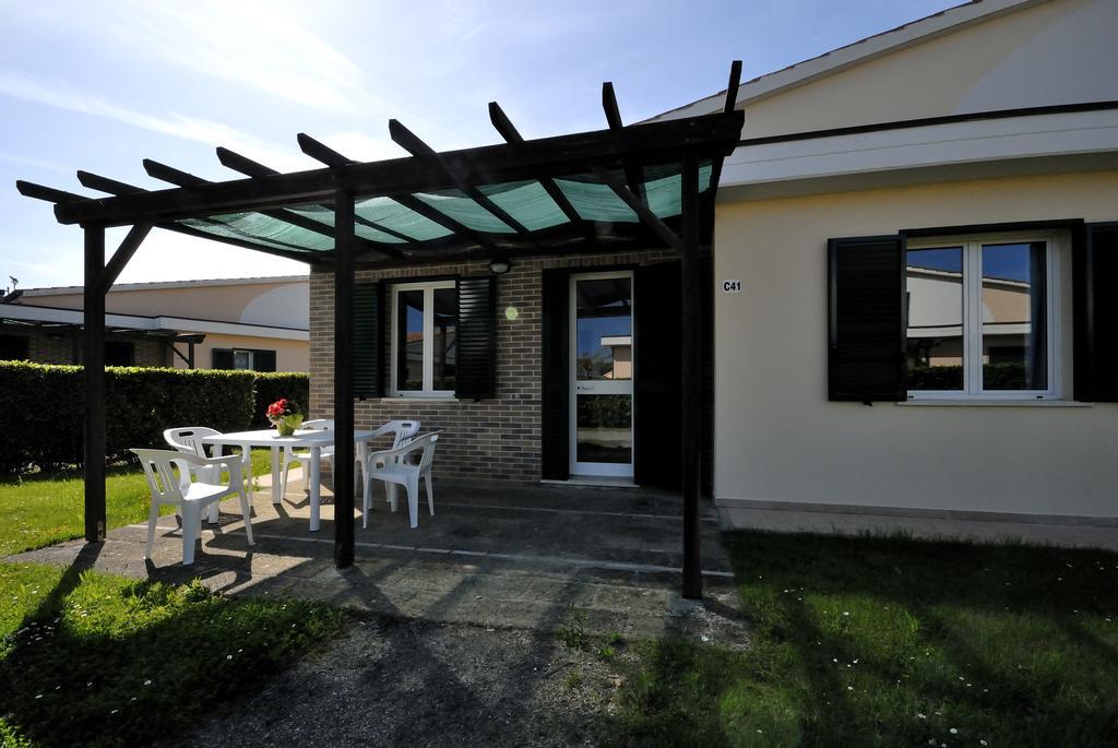 La Cecinella Apartments مارينا دي سيسينا المظهر الخارجي الصورة