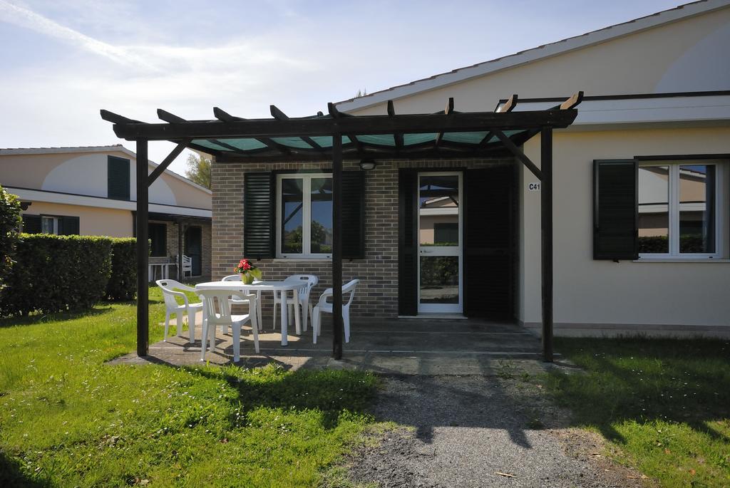 La Cecinella Apartments مارينا دي سيسينا المظهر الخارجي الصورة